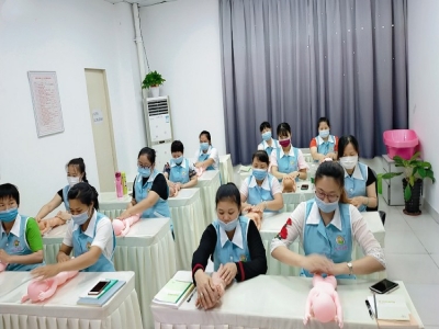 珠海市月嫂培訓(xùn)基地正在招生中，想拿高薪聯(lián)系同輝家政