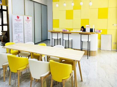 “快看，紅荔社區(qū)的“南粵家政”基層服務(wù)站”